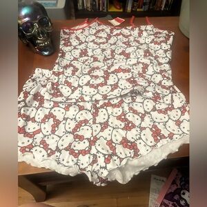 Hello kitty pajama set nwt